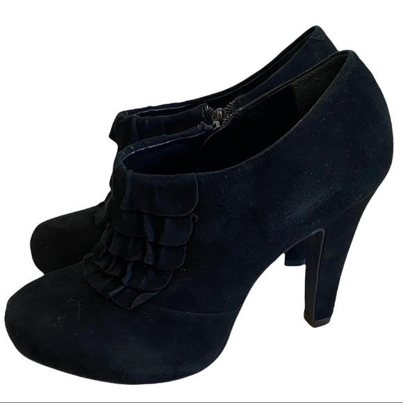 Gianni Bini Tula Hidden Platform Booties Heel Shoe Black Suede Sz 8.5 Ruffle - Picture 12 of 12